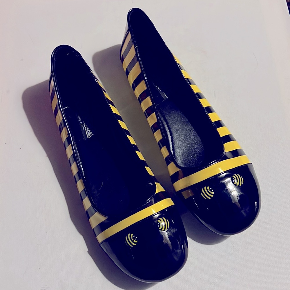 Funtasma BEE16/BYL Black/Yellow Patent bumble bee flats.